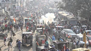 ट्रैक्टर रैली हिंसा पर दिल्ली हाईकोर्ट में हुई सुनवाई, केंद्र ने अब तक की कार्रवाई का ब्योरा दिया