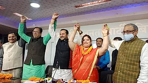 बिहार में एलजेपी को लगा एक और झटका, सुशांत राजपूत की भाभी ने बीजेपी का दामन थामा