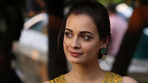 सिनेजीवन: दीया मिर्जा फिर रचाएंगी शादी, इस दिन लेंगी सात फेरे! और 'विश्वनाथन आनंद बायोपिक के लिए परफेक्ट हैं आमिर'