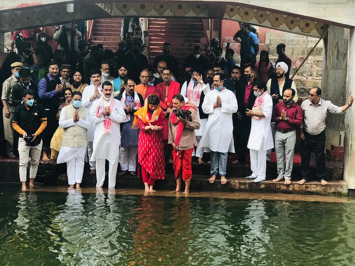 प्रियंका गांधी ने असम में शुरू किया चुनाव प्रचार, बेरोजगारी के खिलाफ राज्यव्यापी अभियान की शुरुआत