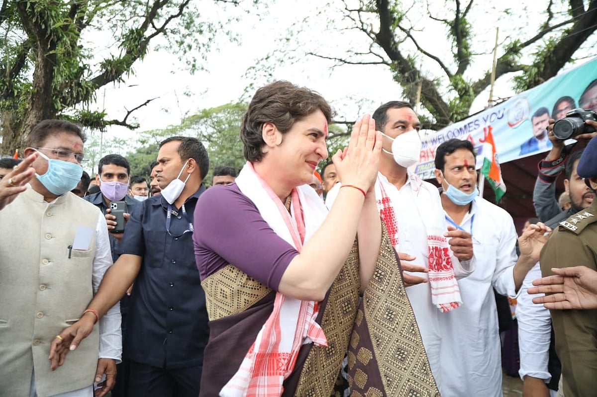 प्रियंका गांधी ने असम में शुरू किया चुनाव प्रचार, बेरोजगारी के खिलाफ राज्यव्यापी अभियान की शुरुआत