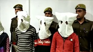 यूपी: चिन्मयानंद के कॉलेज की छात्रा की लखनऊ में इलाज के दौरान मौत, जली हालत में अर्द्धनग्न मिली थी पीड़िता