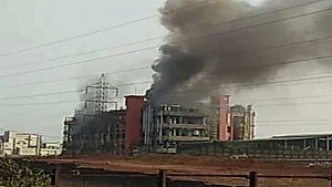 महाराष्ट्र: रत्नागिरी में केमिकल फैक्ट्री में धमाका, 4 लोगों की मौत, कई घायल, 40-50 लोगों के फंसे होने की आशंका