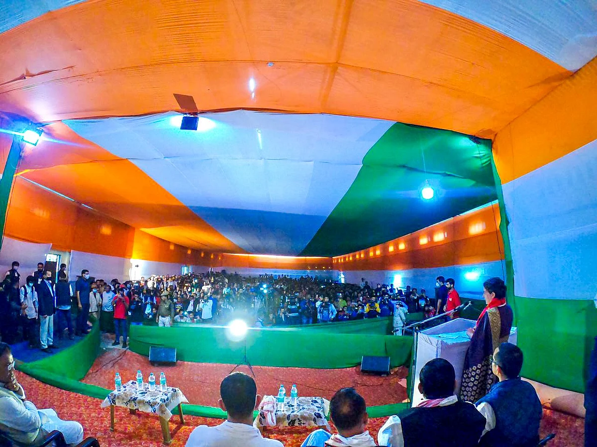 प्रियंका गांधी ने असम में शुरू किया चुनाव प्रचार, बेरोजगारी के खिलाफ राज्यव्यापी अभियान की शुरुआत