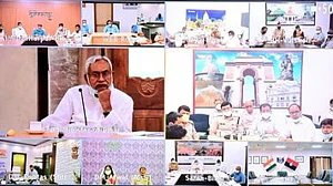 बिहार में प्रवासियों के फिर लौटने की संभावना ने बढ़ाई चिंता, नीतीश ने क्वारंटीन सेंटर बनाने का दिया आदेश