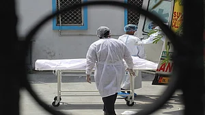 दिल्ली में आज कोरोना से 395 लोगों की गई जान, बना एक दिन में सबसे अधिक मौत का रिकॉर्ड