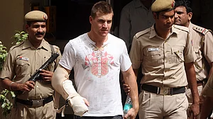 वो 5 मौके जब IPL के दौरान खिलाड़ियों को खानी पड़ी जेल की हवा, RCB के इस खिलाड़ी ने तो हद ही कर दी थी!