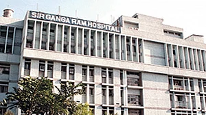 दिल्ली में कोरोना का कहर! सर गंगा राम अस्पताल में 25 कोविड मरीजों ने तोड़ा दम