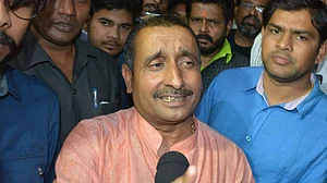 पंचायत चुनाव: उन्नाव रेप के दोषी कुलदीप सिंह सेंगर की पत्नी को बीजेपी ने बनाया उम्मीदवार, विपक्ष ने उठाए सवाल