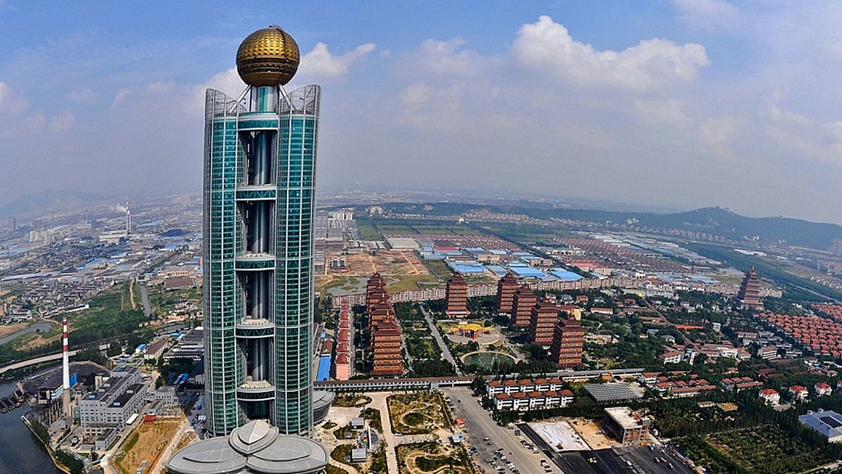 वीडियो: दुनिया का सबसे अमीर गांव! जहां फ्री में मिलता है विला और कार, हर शख्स के पास है इतनी संपत्ति 