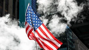 दुनिया की 5 बड़ी खबरें: चीन ने अमेरिका पर लगाए गंभीर आरोप और महारानी एलिजाबेथ के पति प्रिंस फिलिप का निधन