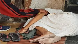 दिल्लीः RML अस्पताल में अमानवीयता की हद, 73 वर्षीय महिला जमीन पर पड़ी रही, नहीं किया भर्ती, मीडिया से बदसलूकी