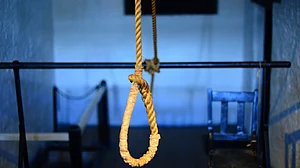 बेंगलुरु में 61 वर्षीय कोविड मरीज ने आईसीयू में फांसी लगाकर की आत्महत्या, अस्पताल को भनक तक नहीं लगी