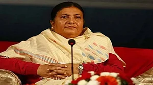 नेपाल की राष्ट्रपति ने भंग की संसद, मध्यावधि चुनाव के लिए तारीखों का किया ऐलान