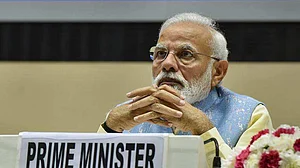 खाद की कीमतों पर कांग्रेस के घेरने पर सरकार ने बढ़ाई सब्सिडी, अब 1200 रुपये में ही मिलेगी डीएपी की बोरी