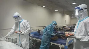 बिहारः लॉकडाउन के बीच कोरोना संक्रमण दर में गिरावट का दावा, विपक्ष ने आंकड़े छिपाने का लगाया आरोप