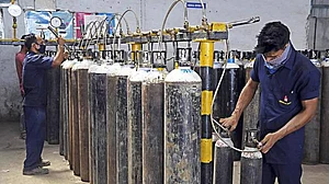 होम आइसोलेशन में रह रहे कोरोना मरीजों के लिए दिल्ली सरकार का बड़ा ऐलान! अब घर बैठे ऐसे मिलेगा ऑक्सीजन सिलेंडर