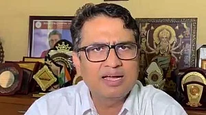 दिल्ली कांग्रेस का उपराज्यपाल के जरिए राष्ट्रपति को ज्ञापन, मुफ्त टीकाकरण नीति की मांग