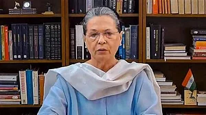 सोनिया गांधी ने 24 जून को सभी महासचिवों और प्रभारियों की बैठक बुलाई, मंहगाई, कोरोना, अर्थव्यवस्था पर होगी चर्चा