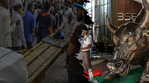 अर्थव्यवस्था पर सरकारी खुशफहमी: शेयर बाजार और बढ़ते मुद्रा भंडार से नहीं मापी जा सकती अर्थव्यवस्था की असली हालत