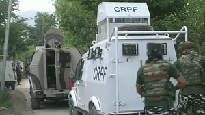 जम्मू-कश्मीर: सोपोर में आतंकवादियों-सुरक्षाबलों में मुठभेड़, लश्कर के तीन आतंकी ढेर, मुदासिर पंडित भी मारा गया