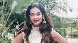 सिनेजीवन: एक्ट्रेस पायल रोहतगी को अहमदाबाद पुलिस ने किया गिरफ्तार और सलमान खान ने फिर दिखाई दरियादिली!