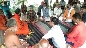 बुंदेलखंड के 'अधांव' गांव के लोगों ने लिखी जल संरक्षण की नई इबारत, गांव के खेतों के साथ बदली अपनी भी दशा