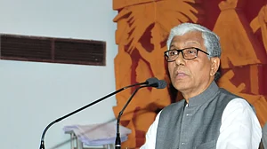 बीजेपी शासित त्रिपुरा में पूरी तरह अराजकता और कुशासन, विपक्षी पार्टी कार्यकर्ताओं पर हो रहे हमले: माणिक सरकार