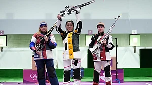 Tokyo Olympics: पहला स्वर्ण चीनी निशानेबाज यांग कियान के नाम, भारतीय निशानेबाजों ने किया निराश