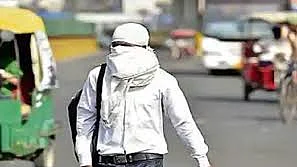 दिल्ली में गर्मी ने तोड़े कई रिकॉर्ड, बारिश के मौसम में लू से झुलस रहे लोग, जल्द राहत मिलने की संभावना नहीं