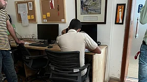 पेगासस खुलासे में शामिल ‘द वायर’ के ऑफिस पहुंची दिल्ली पुलिस, सवाल उठने पर बताया रूटीन चेकिंग