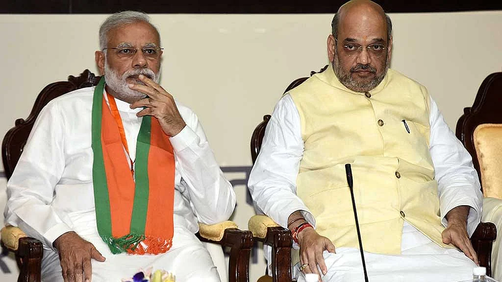 वर्तमान सरकार लोकतंत्र विरोधी, उस दौर में ले जा रही जब राजा से सवाल करने पर गर्दन उतार देते थे