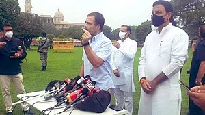 सुप्रीम कोर्ट की निगरानी में हो पेगासस कांड की जाँच, पता चले कि देशद्रोह किसने किया - राहुल गांधी