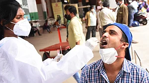 दिल्ली में बीते 24 घंटे में कोरोना से इतने लोगों की मौत, जानें क्या है राजधानी का हाल