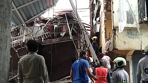 मुंबई में बारिश की वजह से हादसा! गोवंडी में मकान गिरने से 4 की मौत, 10 घायल