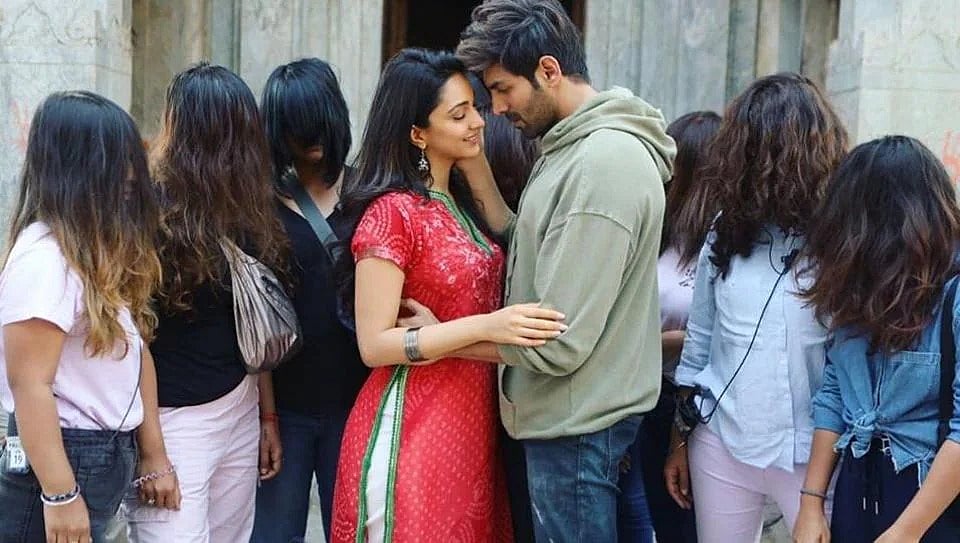 सिनेजीवन: एक्शन से भरपूर है 'भुज' का दूसरा ट्रेलर और कार्तिक-कियारा आडवाणी की दूसरी फिल्म भी पक्की!