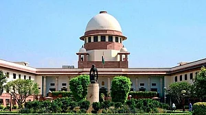 सुप्रीम कोर्ट ने गुजरात सरकार को लगाई फटकार, कहा- लोगों को कोरोना से बचाने की जगह आग से मारा जा रहा