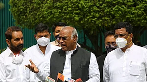 लोकतांत्रिक और संसदीय प्रक्रिया की अवमानना कर रही मोदी सरकार, संसद में बिना चर्चा के पास हो रहे बिल: खड़गे