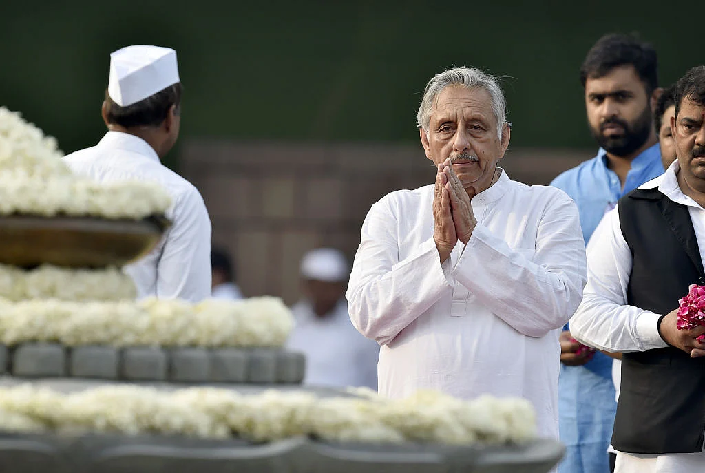 पंचायती राज को ग्रामीण विकास की धुरी मानते थे राजीव  गांधी, लेकिन आज राज्यों में सिर्फ 'सरपंच राज' ही चलता है