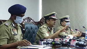 स्वतंत्रता दिवस से पहले बड़े आतंकी हमले की साजिश को पंजाब पुलिस ने की नाकाम, IED भरे टिफिन बॉक्स, हथगोले बरामद