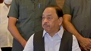 उद्धव ठाकरे के खिलाफ टिप्पणी के मामले में बढ़ी नारायण राणे की मुसीबत, शिवसेना कार्यकर्ता कर रहे गिरफ्तारी की मांग