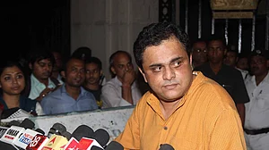 पश्चिम बंगाल में बीजेपी को लगा एक और झटका, विधायक तन्मय घोष TMC में हुए शामिल, भगवा पार्टी पर लगाया गंभीर आरोप