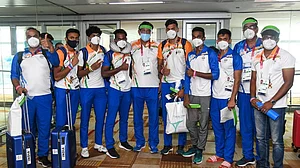 खेल की 5 बड़ी खबरें: टोक्यो से वतन लौटे ओलंपिक के 'पदकवीर', दिल्ली एयरपोर्ट पर स्वागत के लिए उमड़ा जनसैलाब