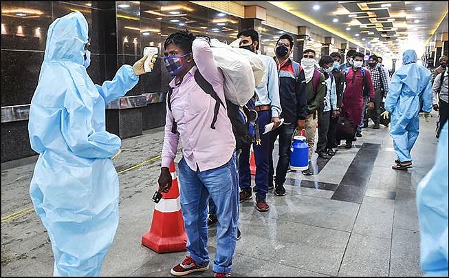 महाराष्ट्र में एंट्री पर सख्ती, टीके की दोनों डोज या RTPCR रिपोर्ट जरूरी, नहीं तो 14 दिन क्वारंटीन होना पड़ेगा