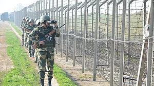 जम्मू-कश्मीर के पुंछ में एलओसी पर बारूदी सुरंग, बीएसएफ ने यूं किया साजिश को नाकाम