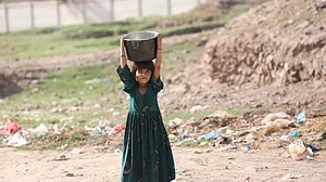 दुनिया भर में कोरोना महामारी के कारण होने वाली असमानता उजागर, 3.1 करोड़ लोग अत्यधिक गरीबी में पहुंचे: रिपोर्ट