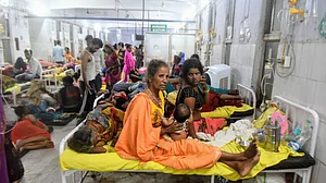 बिहार में भी खोखले निकले सरकारी दावे, अस्पतालों में बढ़ती जा रही है 'वायरल बुखार' से पीड़ित बच्चों की संख्या