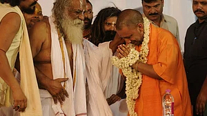 यूपी चुनाव: 'हिंदुत्व कार्ड' की धार को तीखा करने के लिए अयोध्या से चुनाव लड़ेंगे योगी आदित्यनाथ!