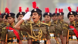 सुप्रीम कोर्ट में नहीं चली केंद्र की कोई दलील, इसी साल से NDA परीक्षा दे पाएंगी देश की बेटियां