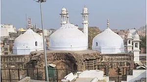 इलाहाबाद हाईकोर्ट ने ज्ञानवापी मस्जिद के पुरातात्विक सर्वेक्षण पर लगाई रोक, निचली अदालत के आदेश को बताया निराधार